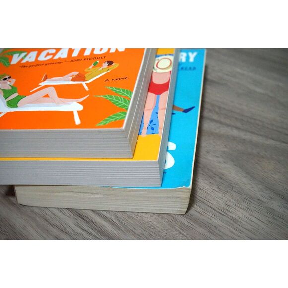 Bundle! 3 Books Emily Henry -Book Lovers, Beach Read, People We Meet on Vacation - Picture 6 of 12